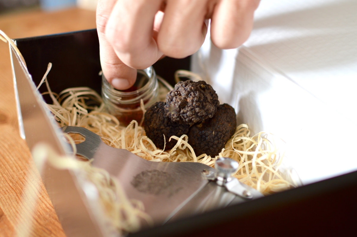 “Black Bundle” Gift Box